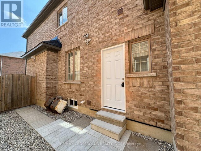 Photo - 375 Wilfred Murison Ave