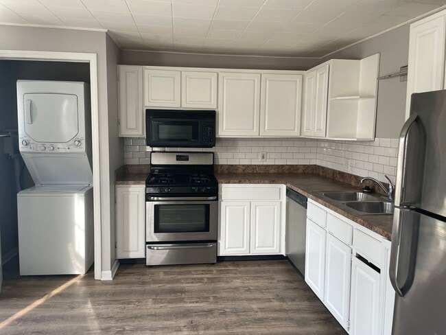 Building Photo - 69 W Division St NE Unit 1 Rental