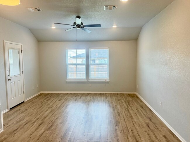 Photo - 1227 LEXINGTON Dr