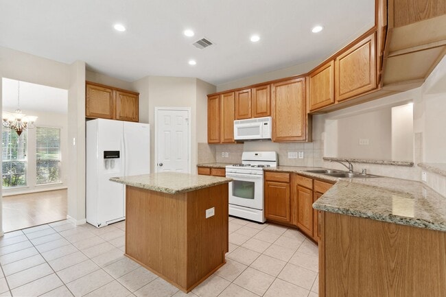 Photo - 14 N Queenscliff Cir