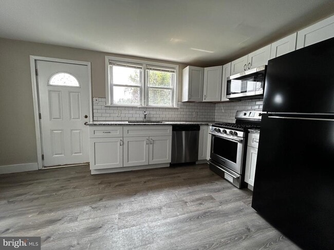 Building Photo - 272 MAPLE Rental