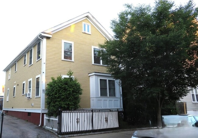 98 Hamilton St