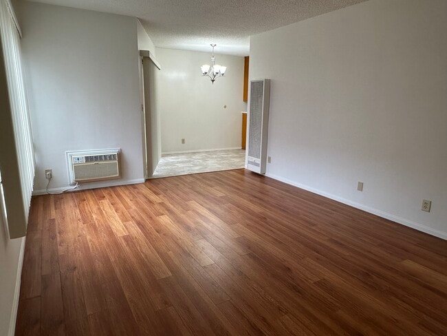 Photo - 1009 N Hayworth Ave