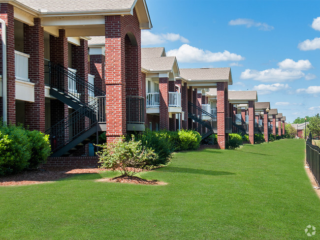 Building Photo - The Greens at Tuscaloosa I/II Rental