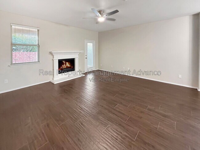 1290 Lasso Dr