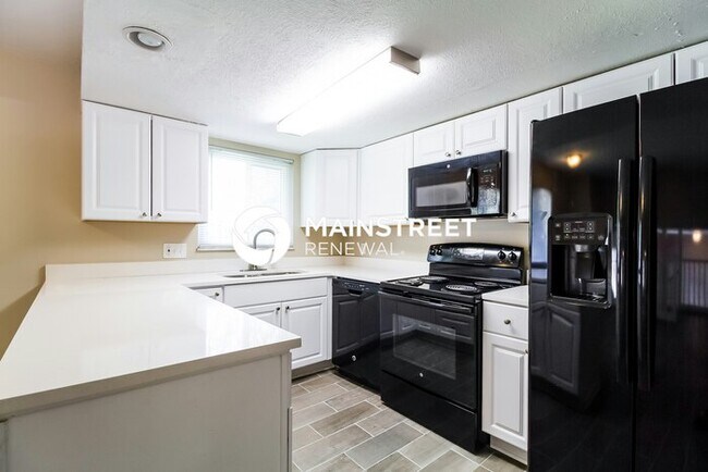 Photo - 3 Bedroom Pet-Friendly Home in Columbus, OH with Main Street Renewal