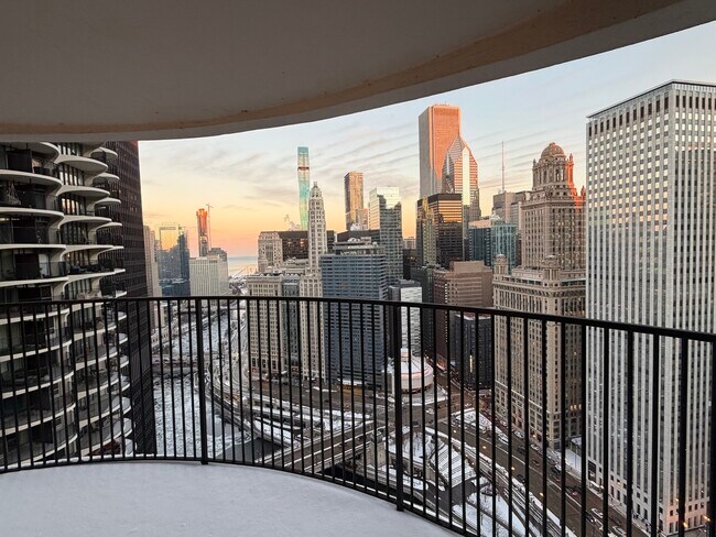 Photo - 300 N State St Unit 4009