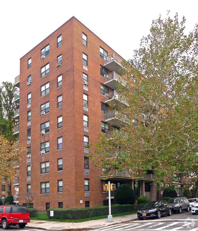 Photo - 225 Avenue T