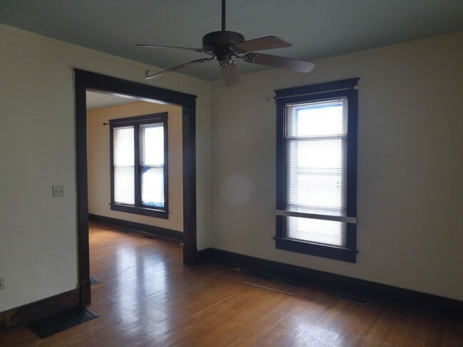 Photo - 3 Bedroom House Downtown & Walking Distance to Columbia College