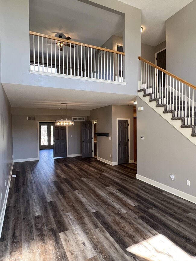 Photo - 1225 Dustins Way