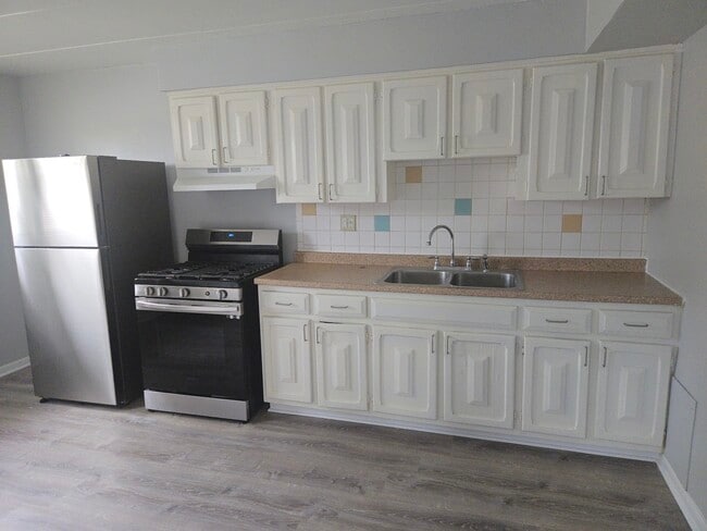 Photo - 446 N Ardmore Ave Unidad GB