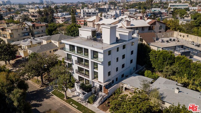 1621 Malcolm Ave Unit 401