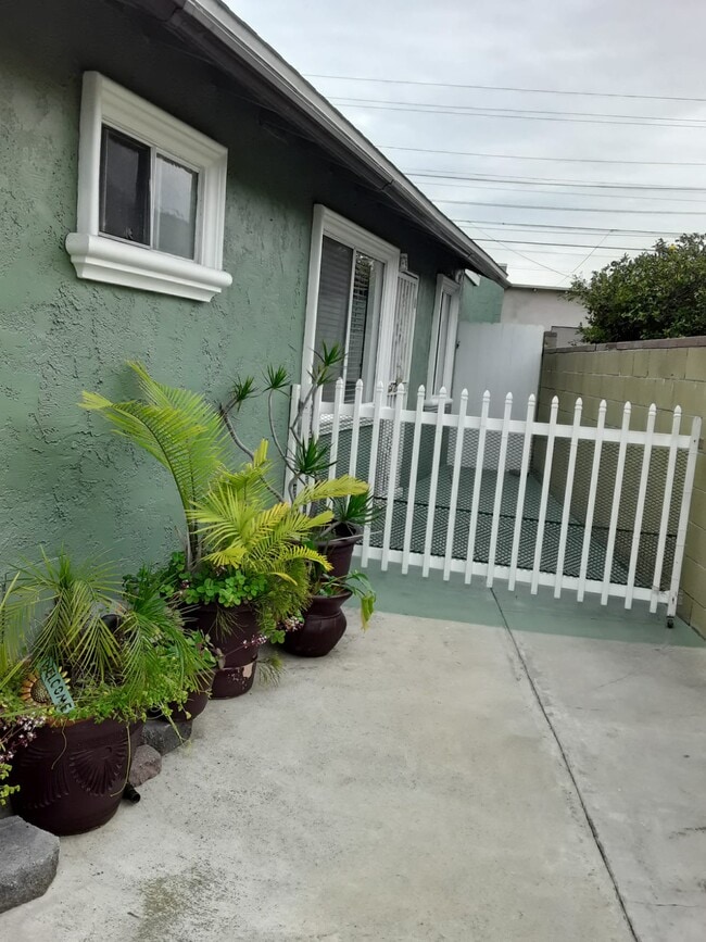 Unit entrance - 23401 Catskill Ave Unit Duplex Rear