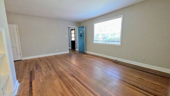 Photo - Move-In Special! One Month Free! Spacious One Bedroom Apartment Near Little 5 Points & Virginia H...
