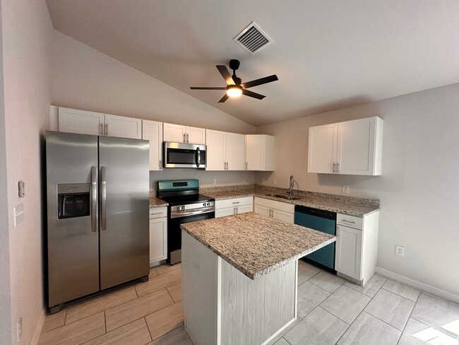 Photo - 129 NE 6th Ave