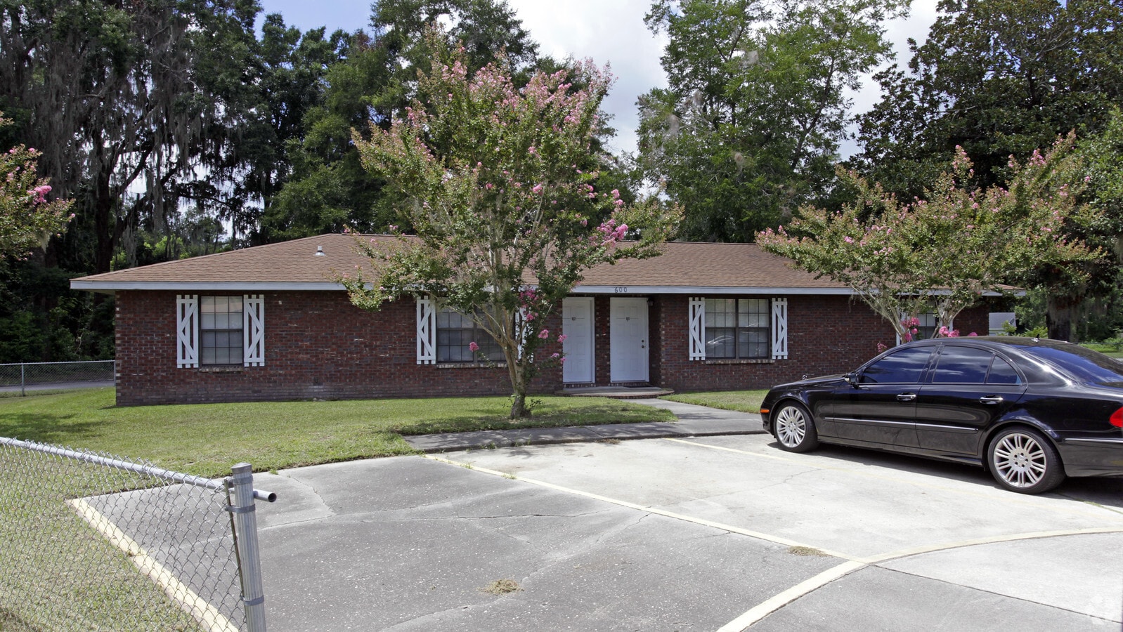 Magnolia Apartments - Magnolia Apartments