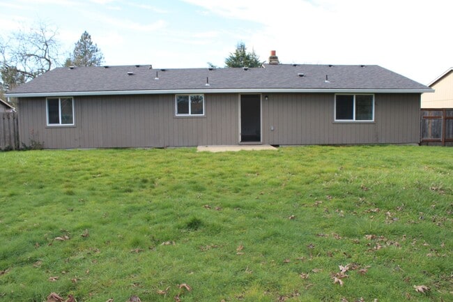 Photo - Three bedroom, 1 1/2 bath with fenced yard near Intel