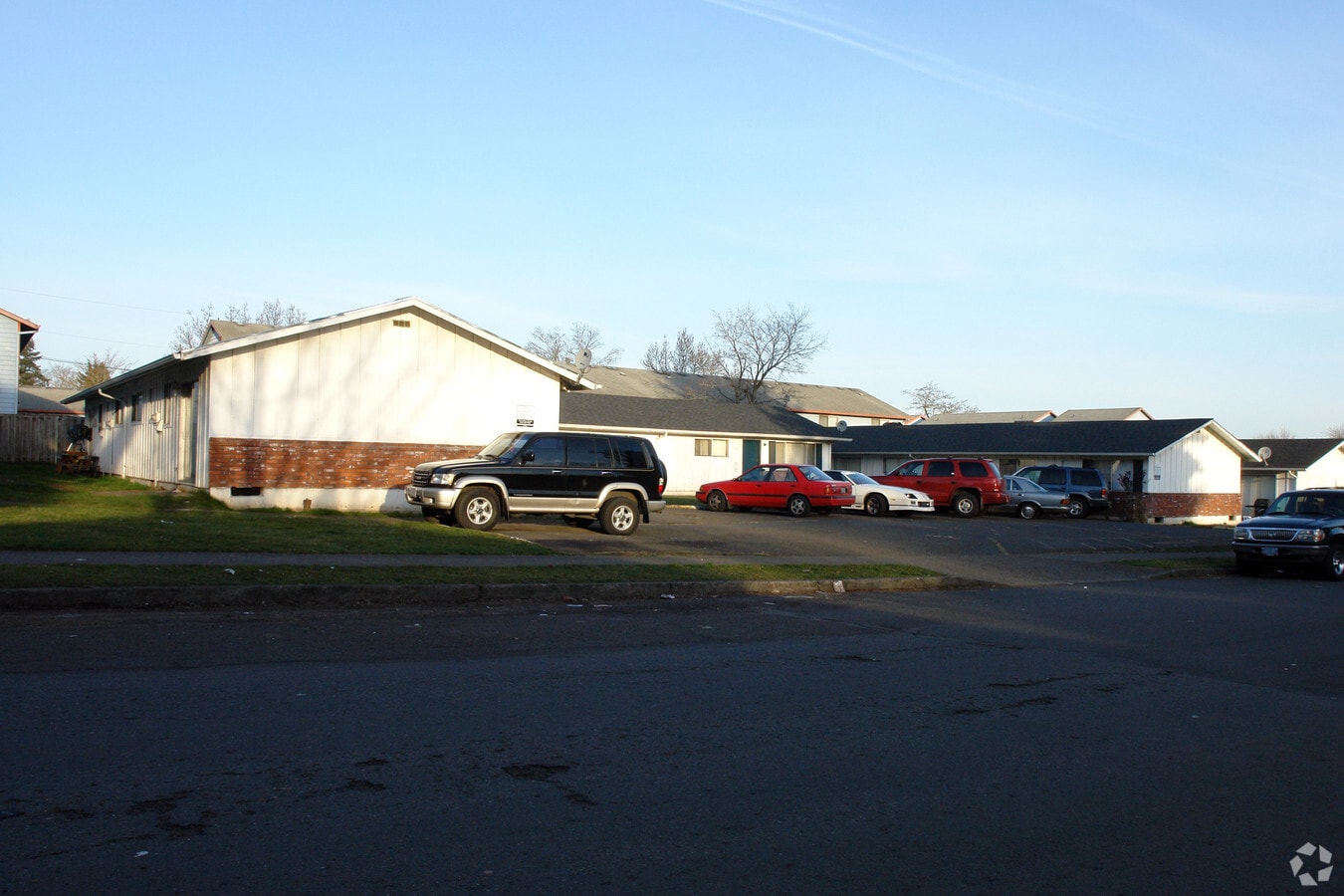 Village Maywood Apartments - Village Maywood Apartments