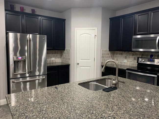 Photo - 10047 Red Iron Creek