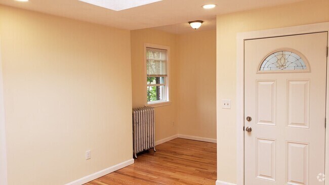 Building Photo - Allston 5 Bed Available now - No Broker Fee Rental
