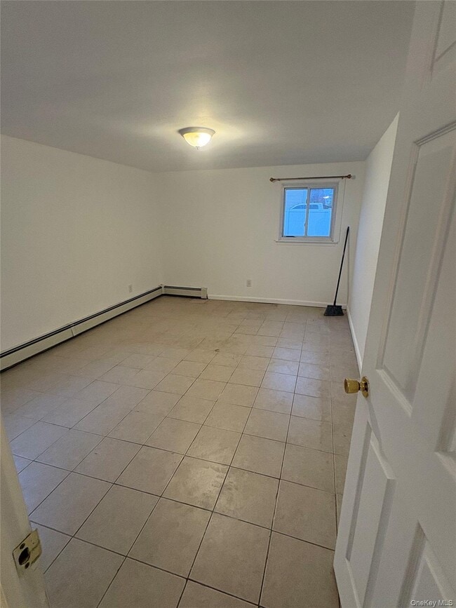 Photo - 225 W Marshall St