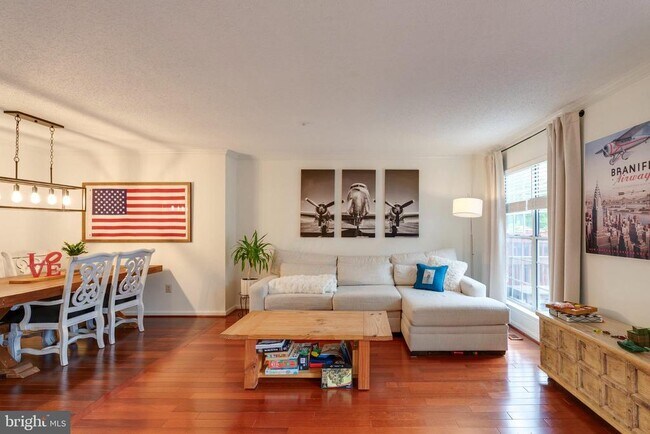 Photo - 2303 Massanutten Dr