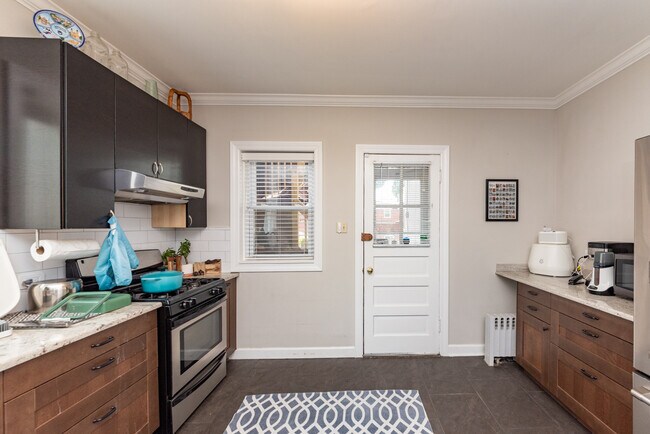 Photo - 426 S Elmwood Ave Unit 1