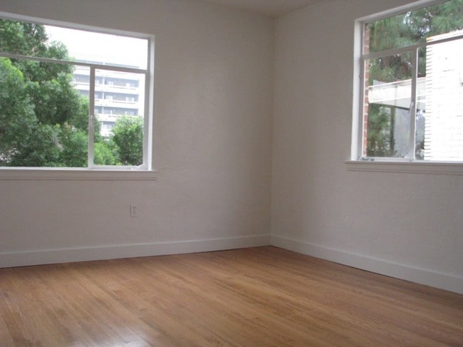 Living Area - Van Ness Flats