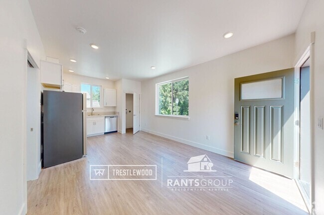 Building Photo - Brand New! Modern 1 Bed in Trestlewood – W... Rental