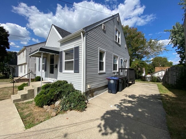 Photo - Sunny Single-Level 3BR with Oversized Yard...
