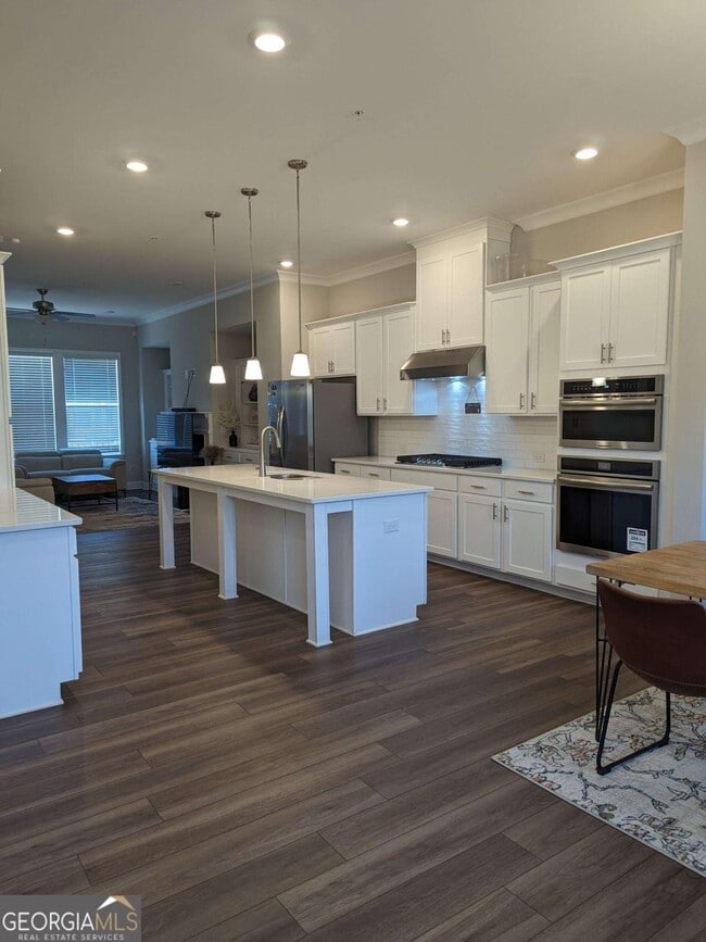 Photo - 201 Spike Trl SE