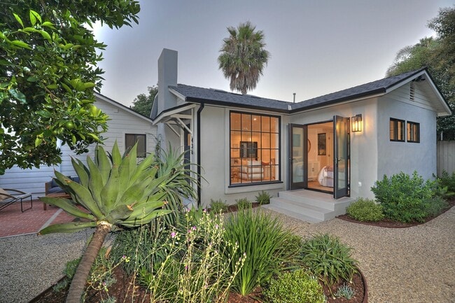 Building Photo - 436 W Valerio St Rental
