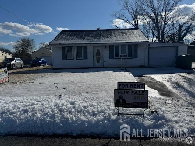 Building Photo - 10 E Knollwood Rd Rental