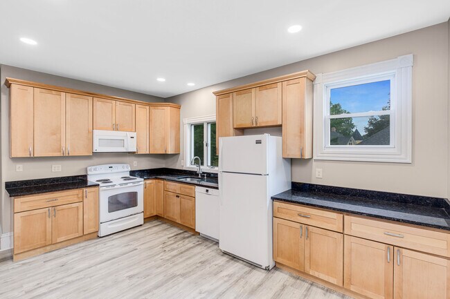 62 Highland St Unidad Highland St Unit 2
