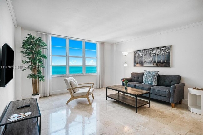 Building Photo - 5101 Collins Ave Unit 11L