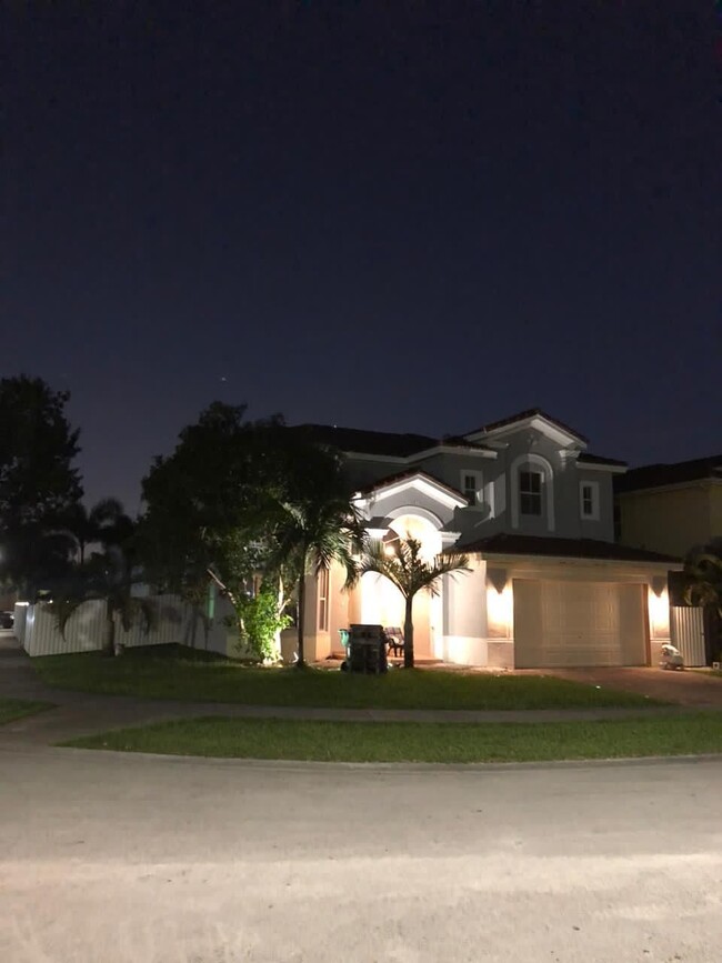 Building Photo - 11047 SW 243rd Ln Unit 3-Efficiency Rental