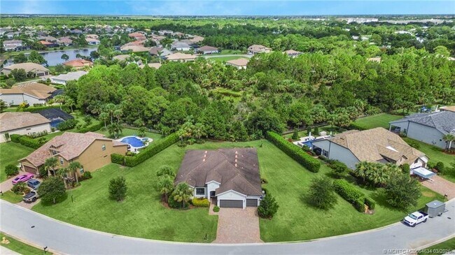 Photo - 724 SW Sea Green St