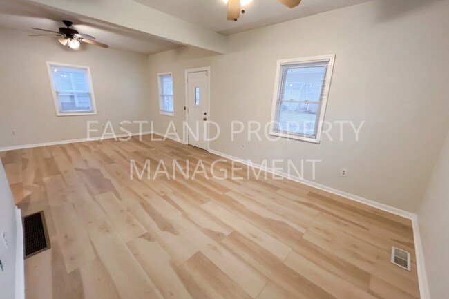 Photo - 1966 Burr St