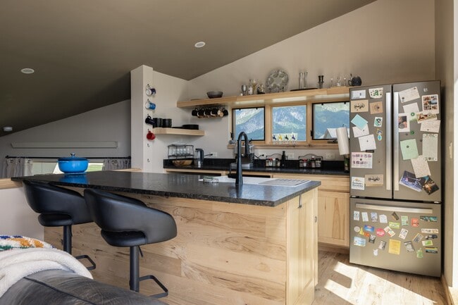 cocina pequeña - 356 Columbine St Unidad GuestHouse