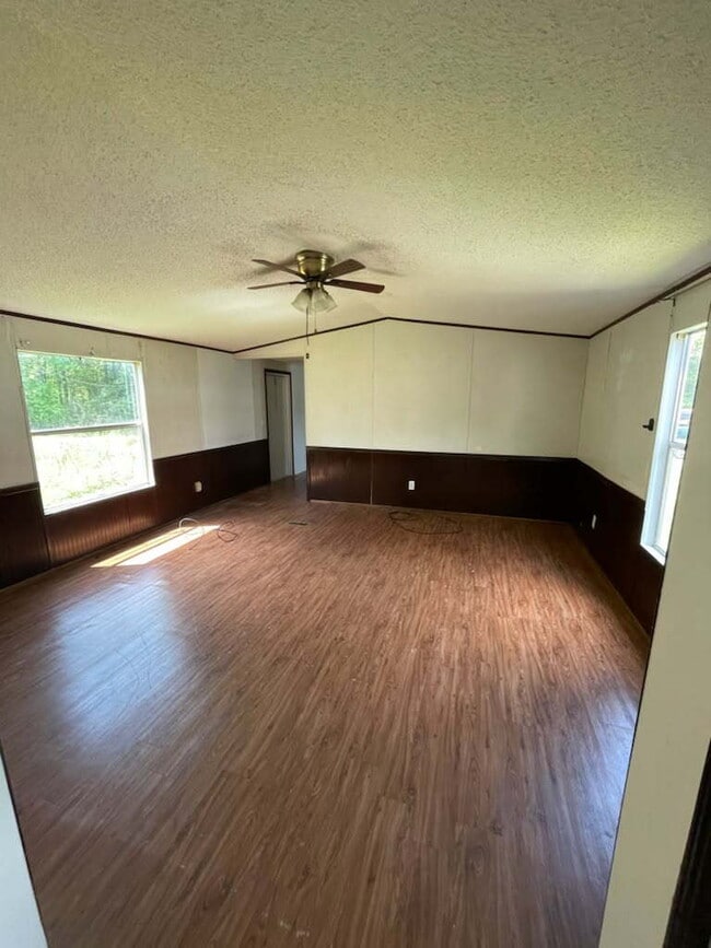 Photo - 3 Bedroom 2 Bath mobile home