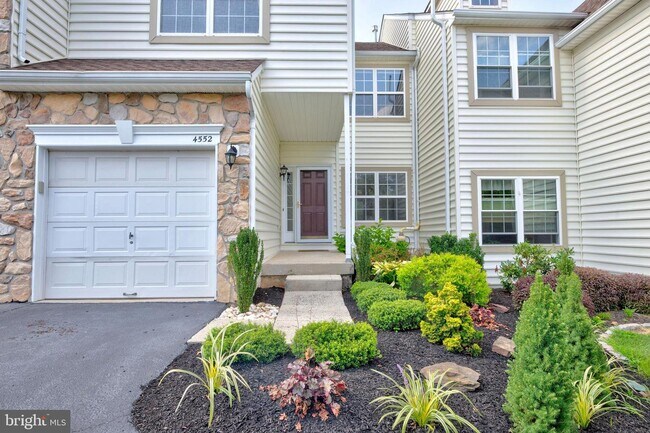 Photo - 4552 Old Oak Rd Townhome