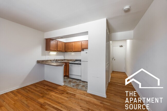 Building Photo - 540 W Roscoe St Unit 583 Rental