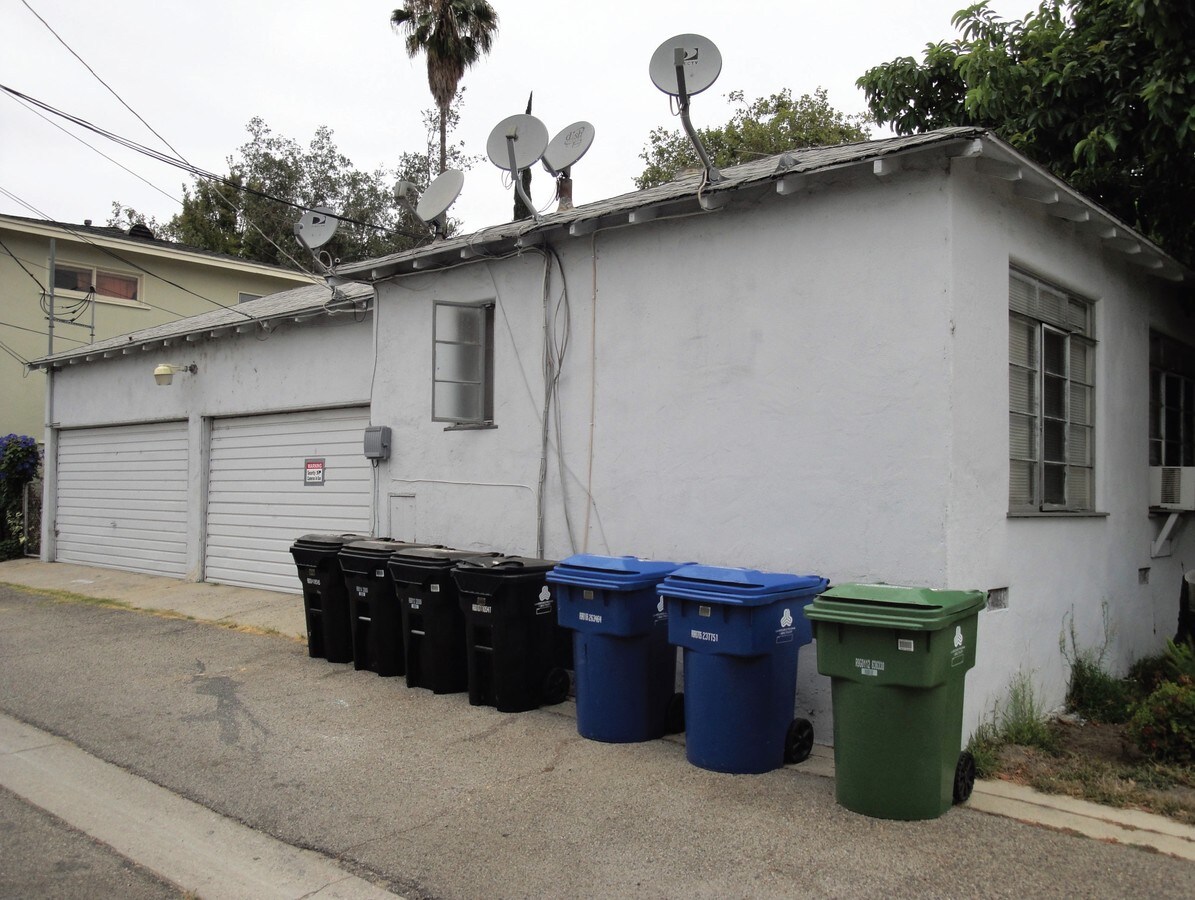 Photo - 4755 Kraft Ave