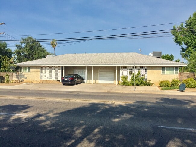 Building Photo - 3681-3689 N Palm Ave Unit 3681 N Palm Avenue Rental