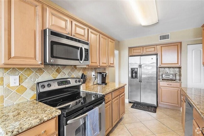 Building Photo - 1401 S Ocean Dr Unit 301 Rental