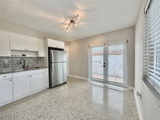 Photo - 10303 NW 35th Pl