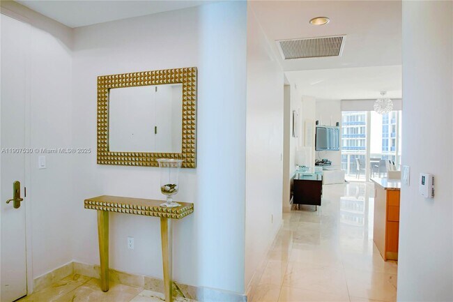 Photo - 15901 Collins Ave Unidad 802