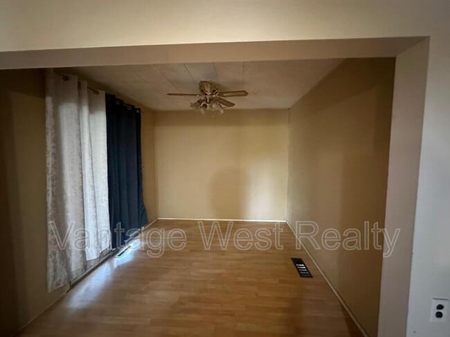 Photo - 400 Dougall Rd N