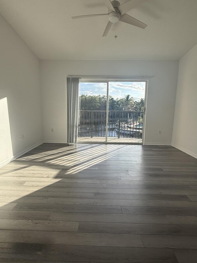 Photo - 100 Crestwood Ct N