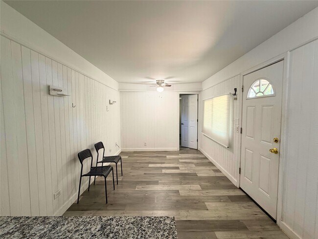 310 E Jack Ave
